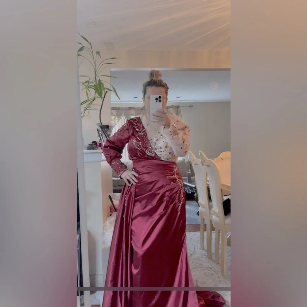 Elegant Evening Gown - Picture 11 of 11